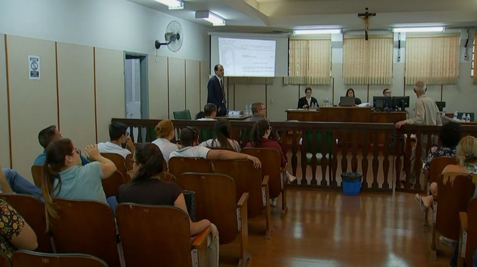 Júri popular do acusado de matar Gláucia Machado foi no Fórum de Angatuba (SP) — Foto: Reprodução/TV TEM