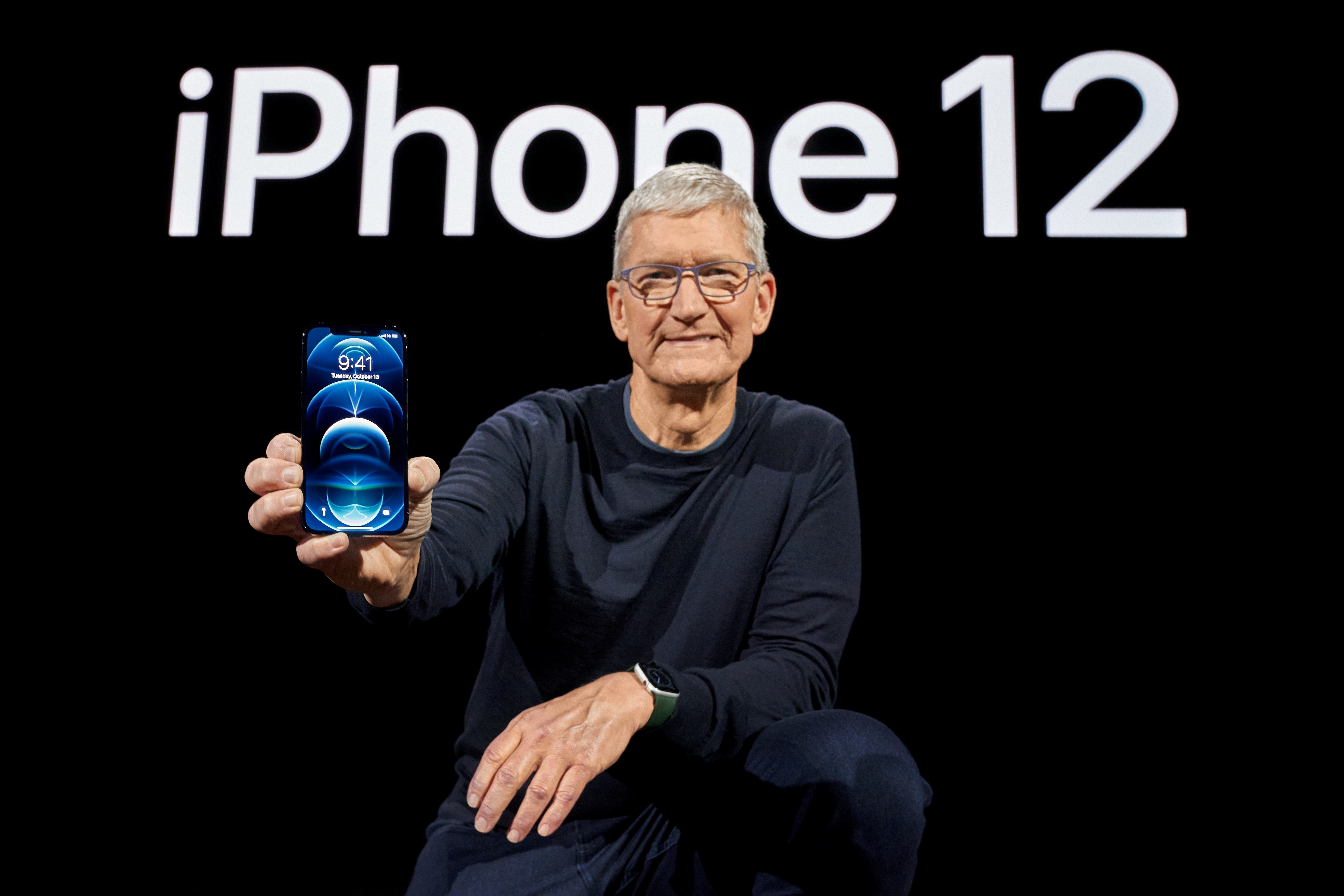 Procon-SP multa Apple em R$ 10 milhões por vender iPhones sem carregador thumbnail