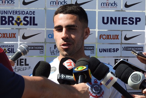 Semanas para relaxar: Gabriel ressalta cansaço e aproveita pausa no Corinthians