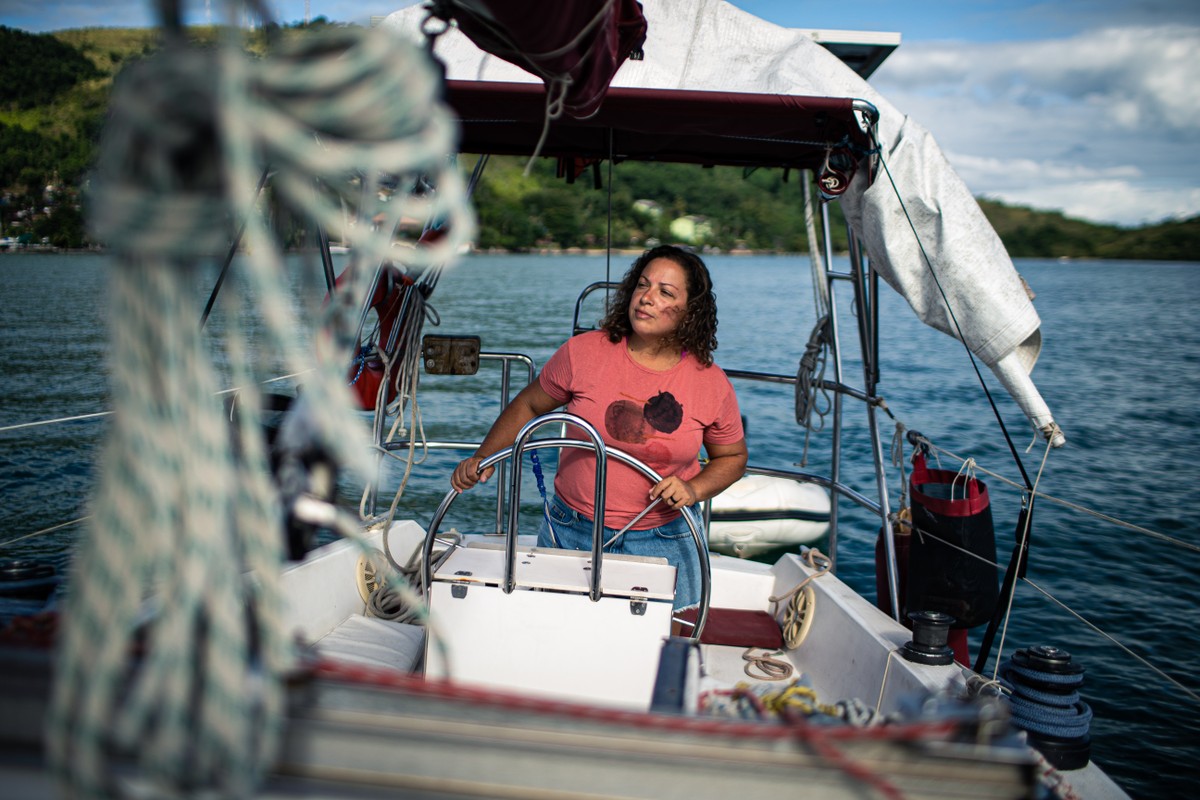 Mulheres velejadoras trocam vida em terra firme por luta contra machismo em alto-mar