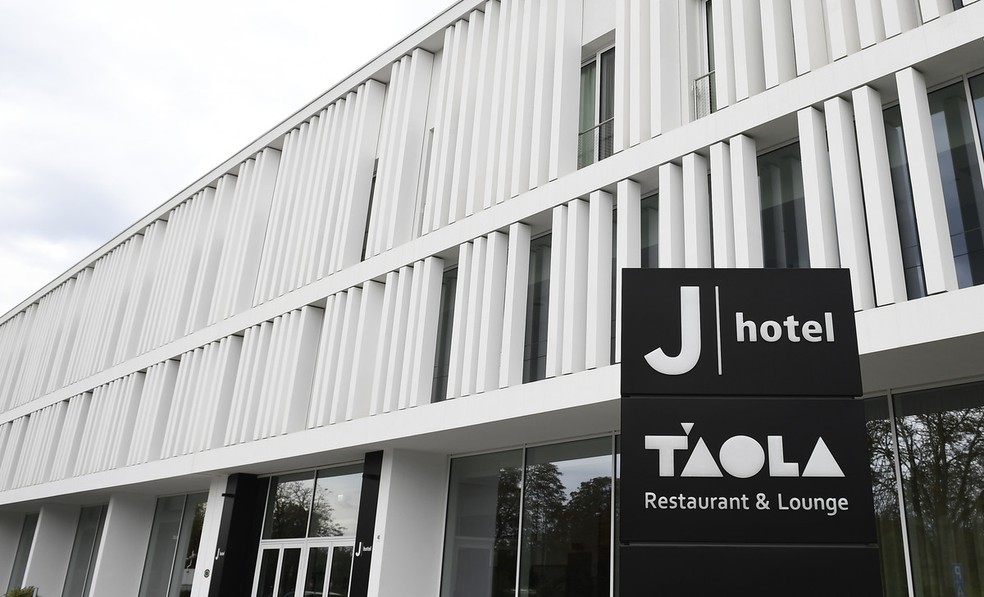 A entrada do hotel da Juventus, com restaurante particular  Foto: Divulgao