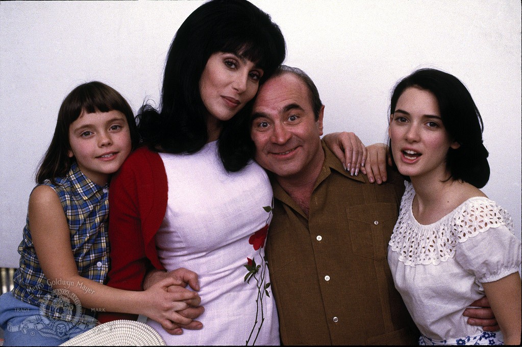 Christina Ricci, Cher, Bob Hoskins e Winona Ryder  em Minha Mãe É uma Sereia (Foto: Divulgação)