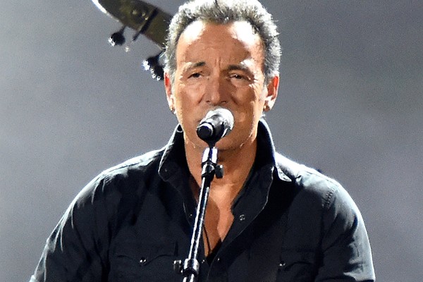 Os fãs de Bruce Springsteen vão gostar de saber que ele fez um seguro de 6 milhões de dólares para suas cordas vocais. (Foto: Getty Images)