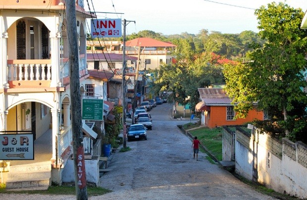 San Ignacio, em Belize. A 20 minutos de carro da Vila Santa Familia (Foto: @Zhu/Flickr) San Ignacio, em Belize. A 20 minutos de carro da Vila Santa Familia (Foto: @Zhu/Flickr)