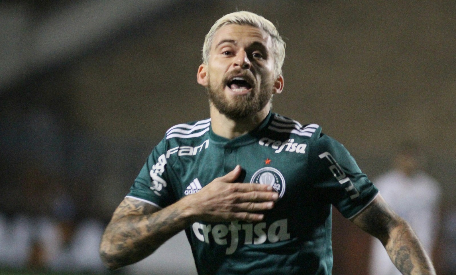 Pelo Palmeiras, Lucas Lima faz primeiro gol contra o Santos: 