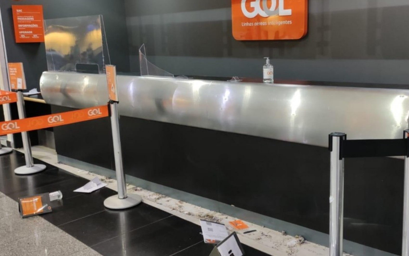 Passageiro destrói balcão da Gol no aeroporto de Goiânia