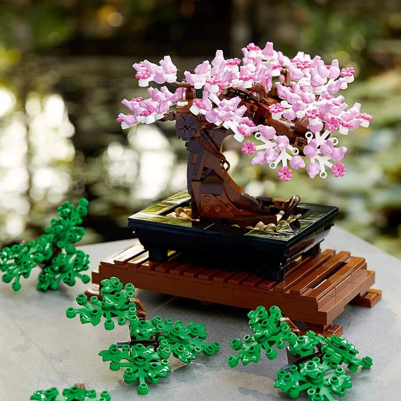 O objetivo de montar o bonsai é trazer uma sensação de tranquilidade para quem o monta (Foto: Divulgação | LEGO)