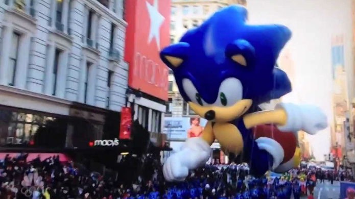 Sonic the Hedgehog na parada da Macys (Foto: Reprodução/YouTube)