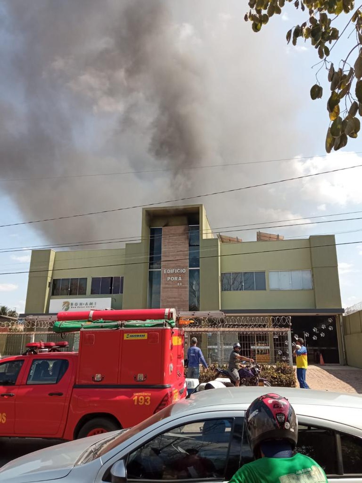 Incêndio Atinge Prédio No Bosque Da Saúde Em Cuiabá Mt Mato Grosso G1 