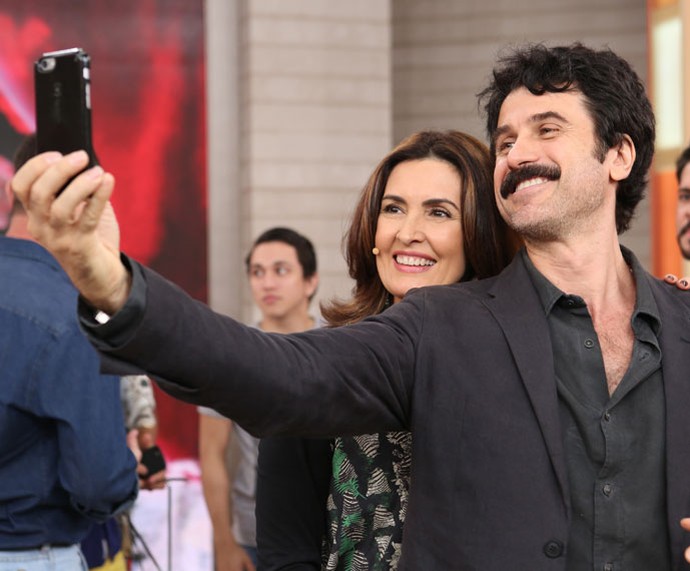 O ator Eriberto Leão com a apresentadora  (Foto: Fabiano Battaglin/Gshow)