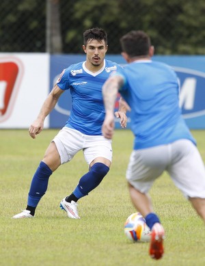 Willian valoriza trabalho no domingo e espera duelo pegado na terça-feira