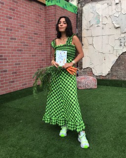 Vestido xadrez em acid green da Ganni  (Instagram Bianca Valli/ Reprodução)