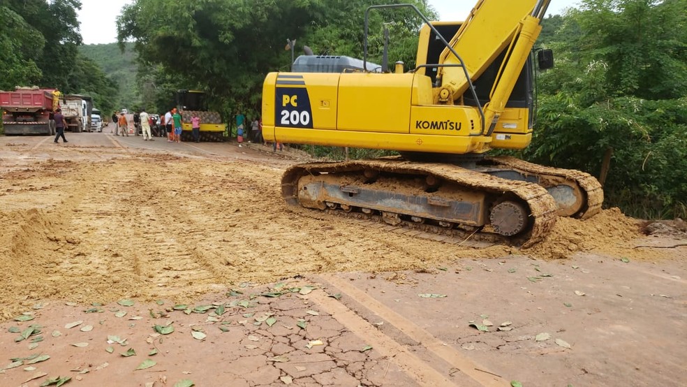 Trecho da BR-222 cortado pelas chuvas é liberado no Maranhão — Foto: Divulgação/DNIT