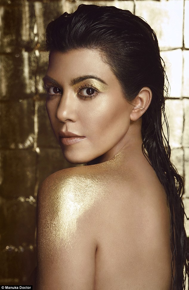 Kourtney Kardashian (Foto: Campanha da Manuka Doctor)