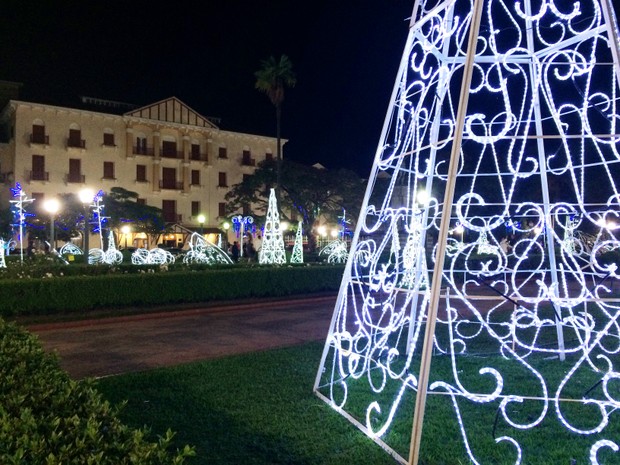 Veja como ficou a decoração de Natal em Poços de Caldas