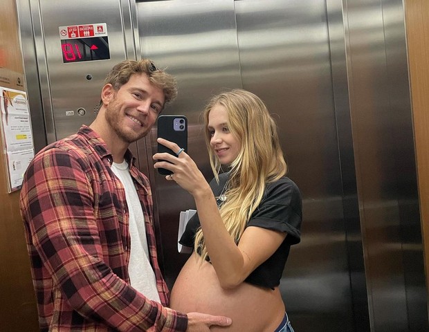 Isabella Scherer posa na 32ª semana de gravidez (Foto: Reprodução/Instagram)