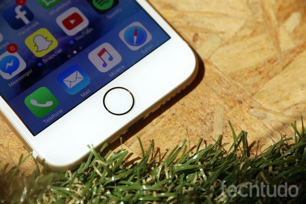 Botão home do iPhone 7 deve ser apostentado no iPhone 8 (Foto: Anna Kellen Bull/TechTudo)