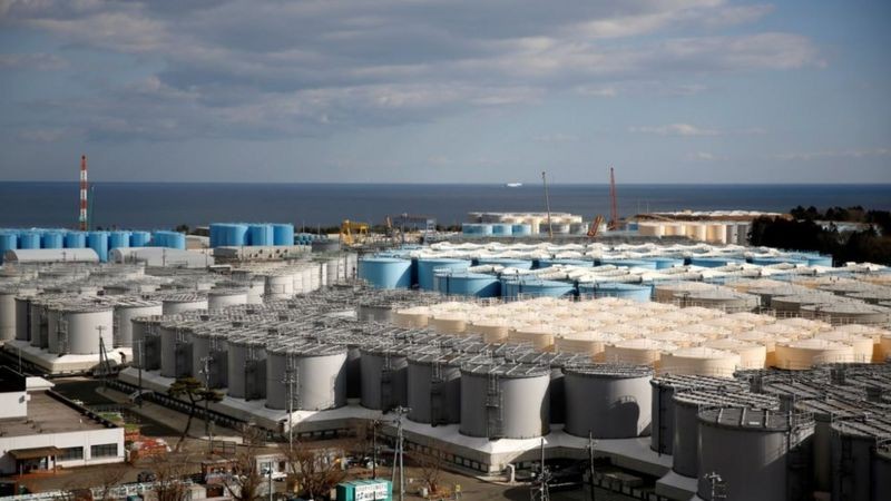 BBC O espaço para conter a água contaminada se esgotará em 2022, obrigando o Japão a lançar água já tratada no mar (Foto: Reuters via BBC)