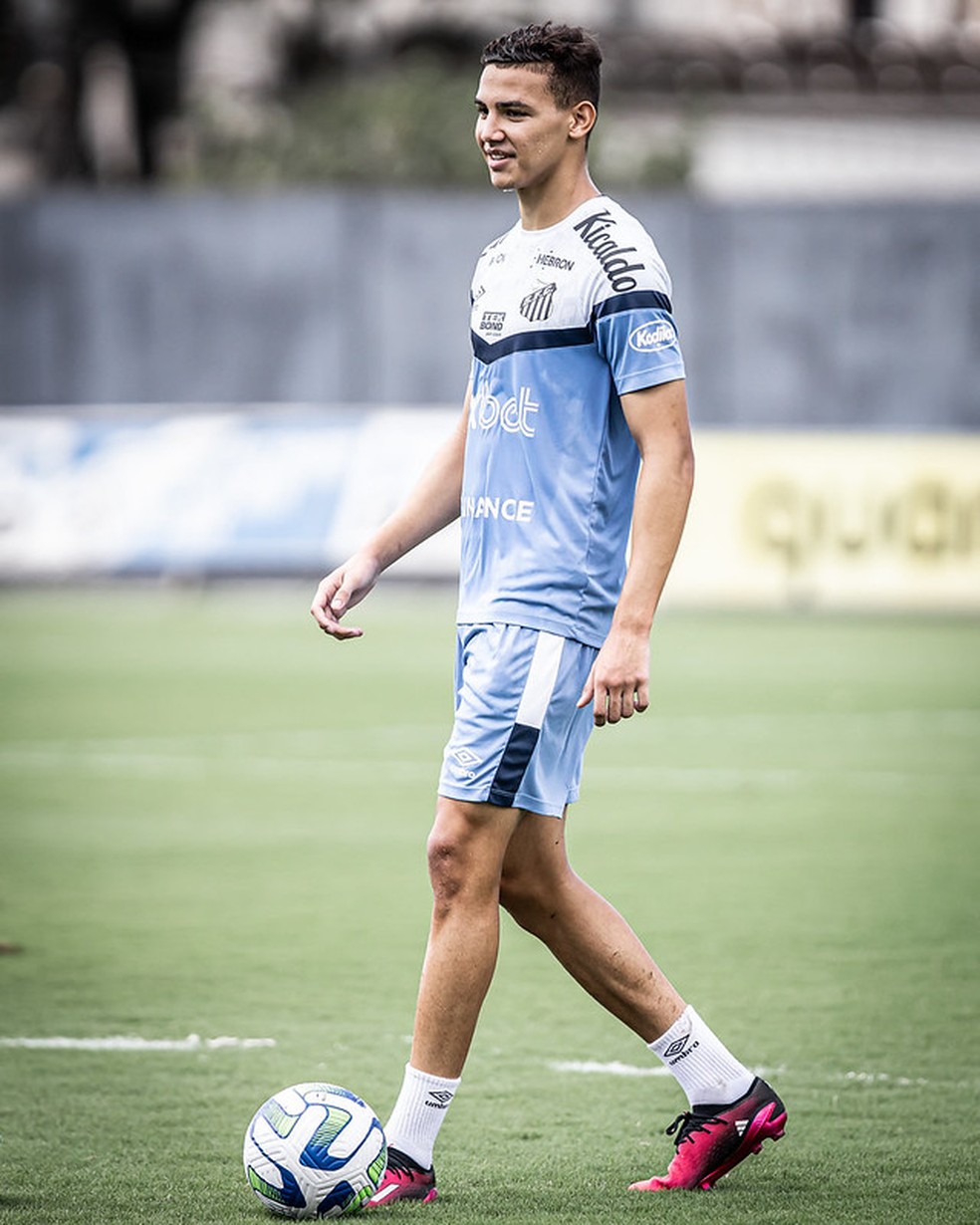 Deivid durante treino do Santos — Foto: Raul Baretta/ Santos FC