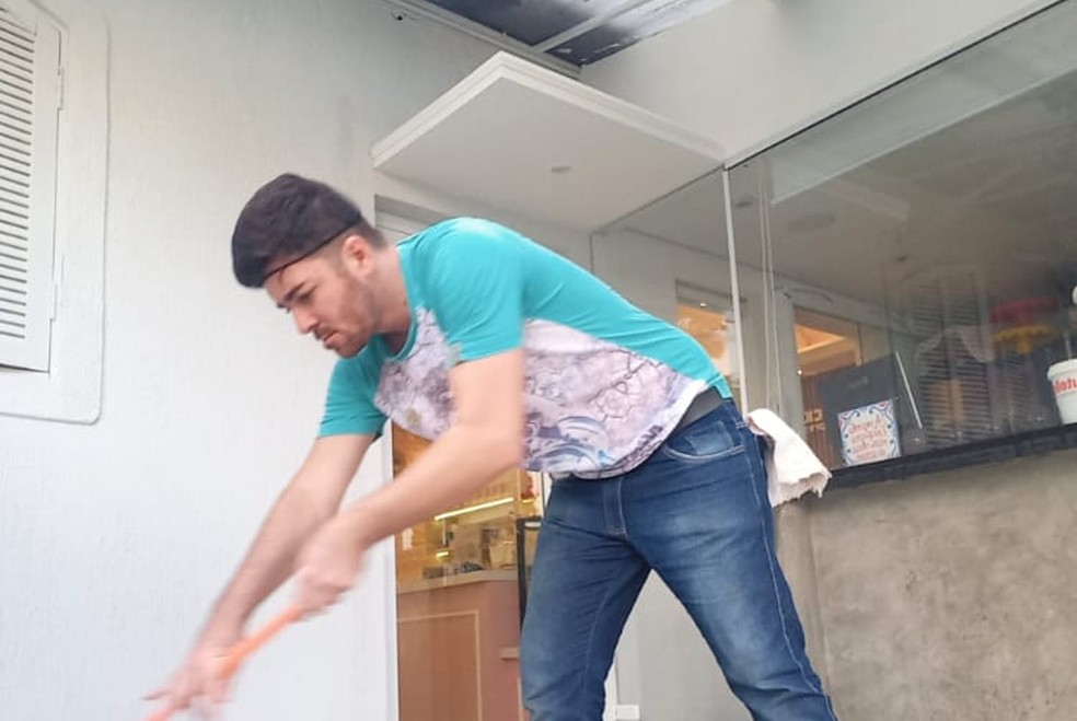 Gautyelle começou a trabalhar como diarista durante a pandemia — Foto: Arquivo Pessoal