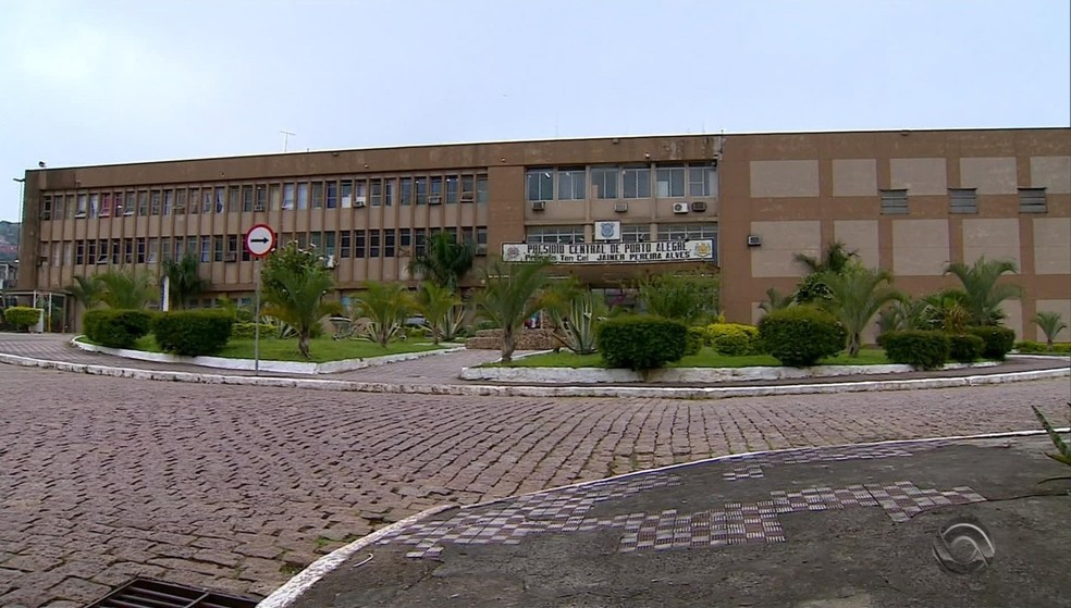 Alguns apenados do Presídio Central de Porto Alegre receberam direito a prisão domiciliar por conta do coronavírus — Foto: Reprodução/RBS TV
