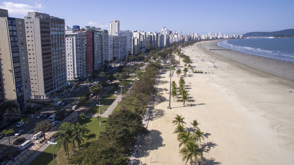 Orla de Santos, no litoral de São Paulo. A cidade lidera o ranking do saneamento básico, feito pelo Instituto Trata Brasil — Foto: Divulgação