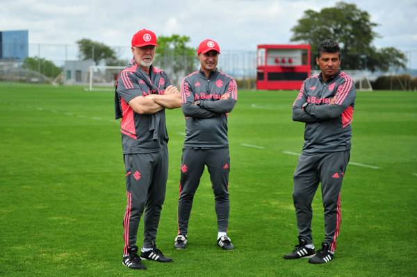 Auxiliar permanente deixa o Inter e deve integrar comissão de Mano no Corinthians