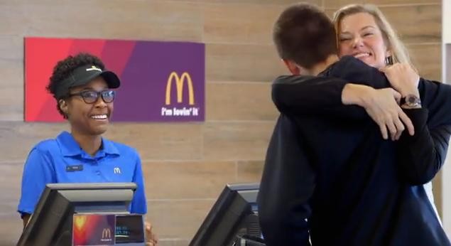 Em vídeo, McDonald's divulga nova promoção (Foto: Reprodução/Youtube)