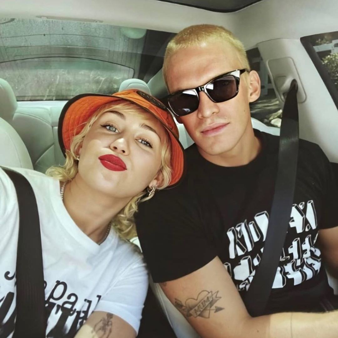 Miley Cyrus e Cody Simpson (Foto: Instagram)