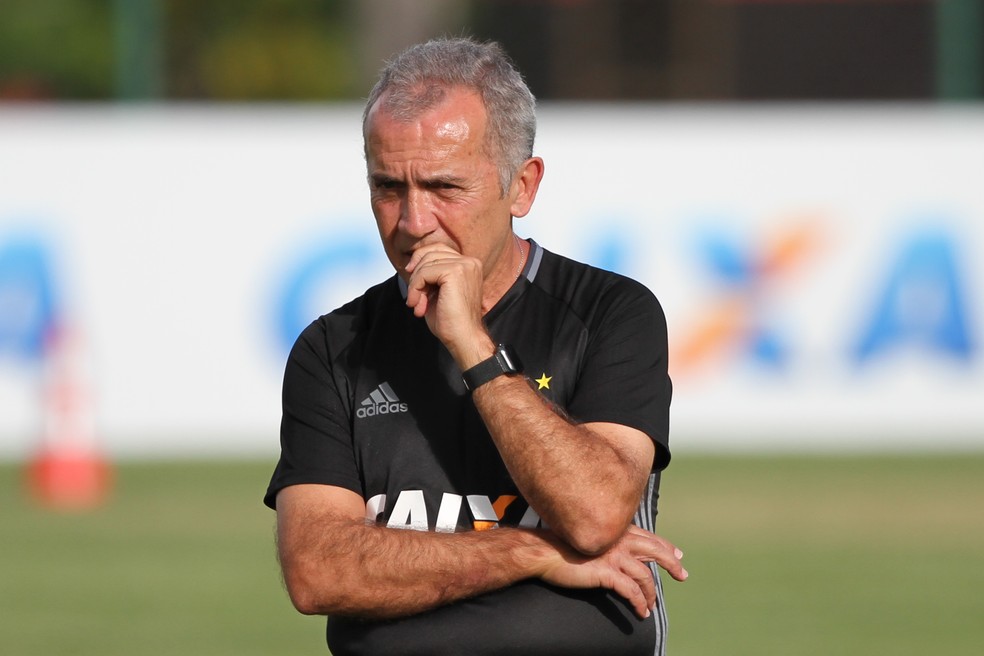 Nelsinho minimiza fase de Sport e Náutico, e eleva peso do clássico