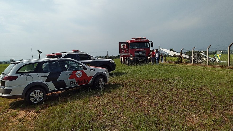 Avião agrícola cai em Dracena (SP) — Foto: Marcos Maia