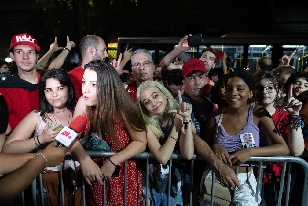 Apoiadores de Lula na Avenida Paulista — Foto: Fábio Tito/g1