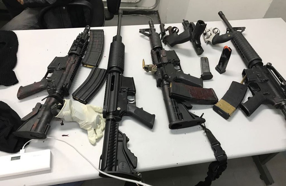 Armas apreendidas com a quadrilha, segundo a polícia (Foto: Divulgação/Polícia Civil)