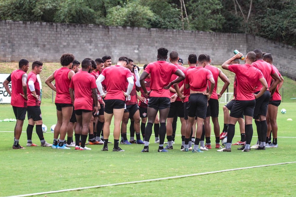 Quem Fica Quem Sai Quem Volta Vitoria Tem 12 Jogadores Com Contrato Para 2020 Vitoria Ge
