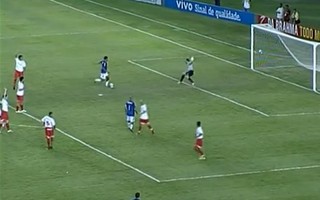 Memória: Em 2007, Alecgol marca em vitória do Cruzeiro sobre o Inter