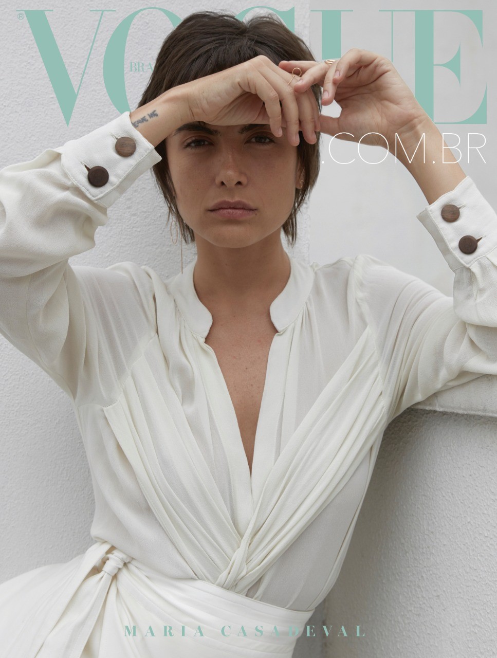 Maria Casadevall estrela a capa digital da Vogue em outubro (Foto: Caroline Curti; Styling: Yumi Kurita; Beleza: Dindi Hojah; Tratamento: RM MGMT)