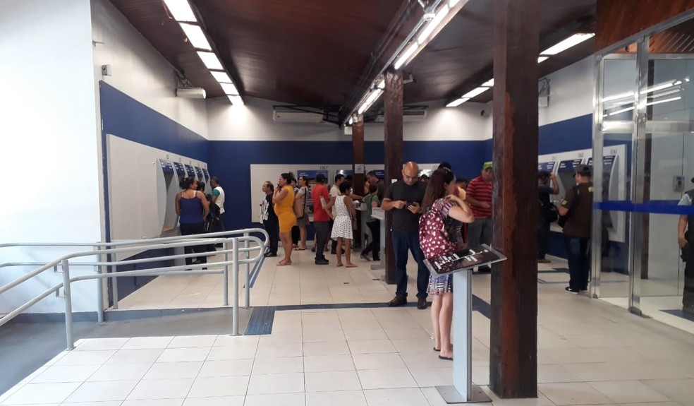 Agência Caixa no Centro de Manaus  — Foto: Eliana Nascimento/G1 AM 