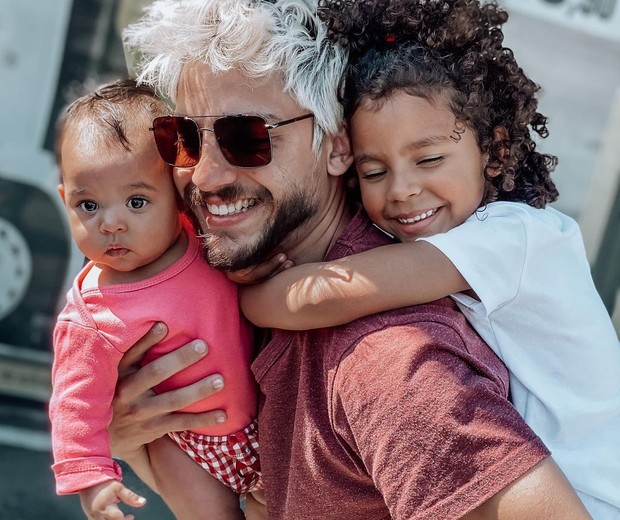 NOME mora com a esposa e filhas em Portugal (Foto: Reprodução/Instagram)