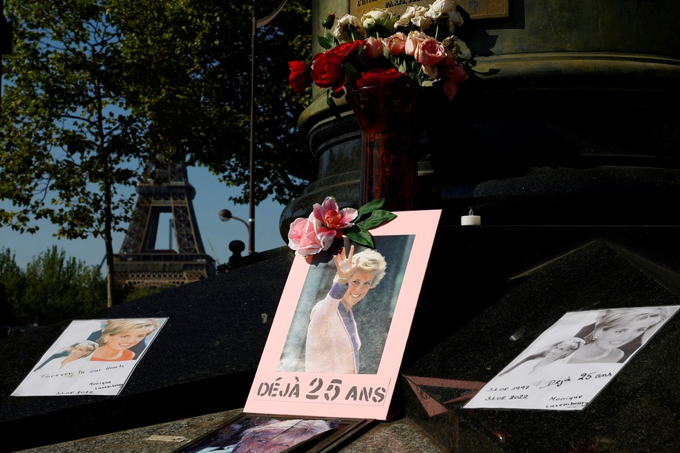 Homenagens aos 25 anos da morte da princesa Diana — Foto: Sarah Meyssonnier/REUTERS