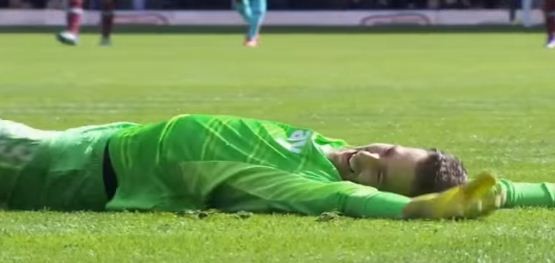 Adrián celebra golaço contra o West Ham All Stars (Foto: Reprodução)