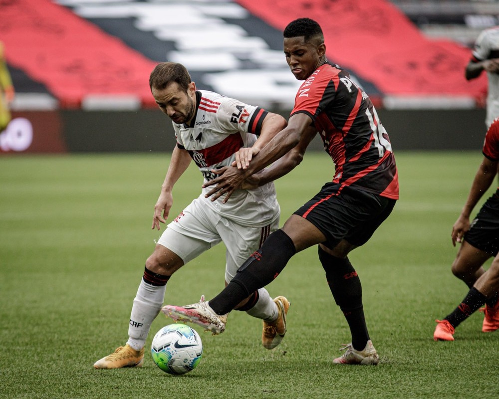 Hugo e Gustavo Henrique levam maiores notas, veja as atuações dos atletas do Mengão