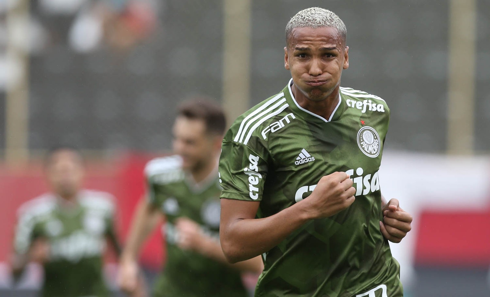 Guerreiro e acelerado, Deyverson deve fazer 1º Dérbi como titular do Palmeiras