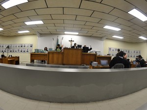 23.nov.2012 - Vista panorâmica do Tribunal do Júri de Contagem no quinto dia de julgamento (Foto: Vagner Antônio/TJMG)