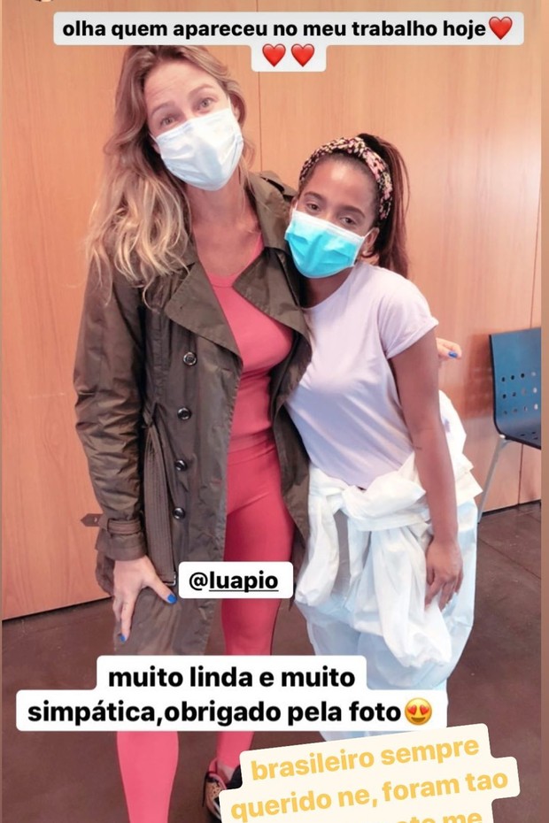 Luana Piovani posa com fã brasileira (Foto: Reprodução/Instagram)