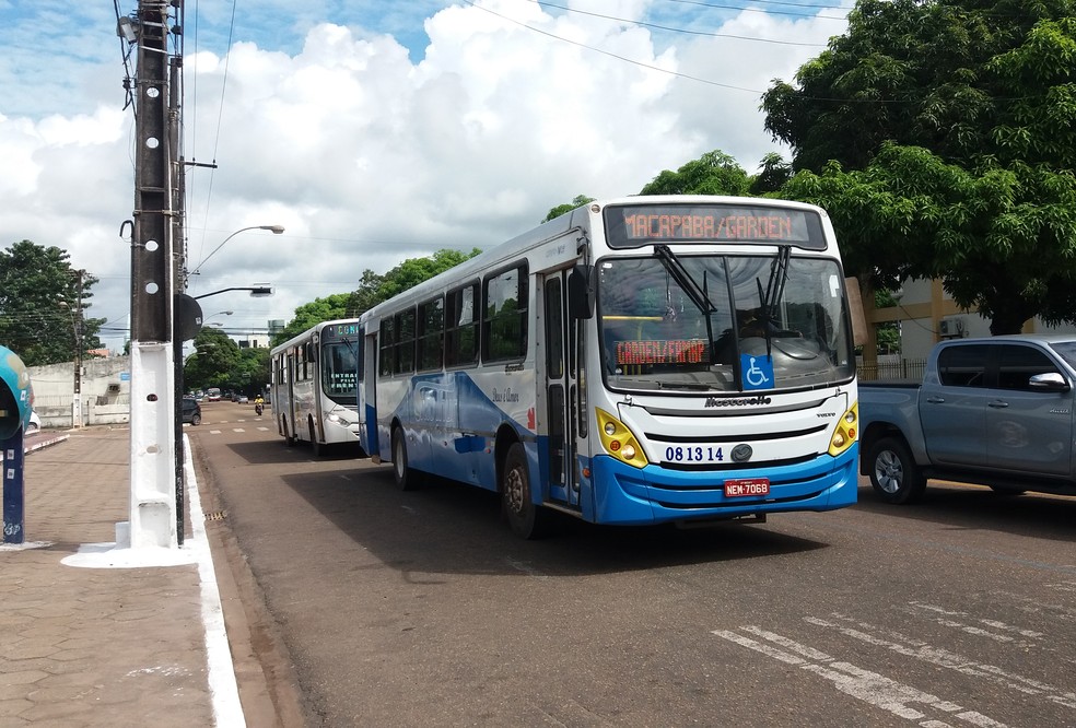 Frota de Ã´nibus de MacapÃ¡ estÃ¡ reduzida desde quinta-feira (24) (Foto: JÃ©ssica Alves/G1)