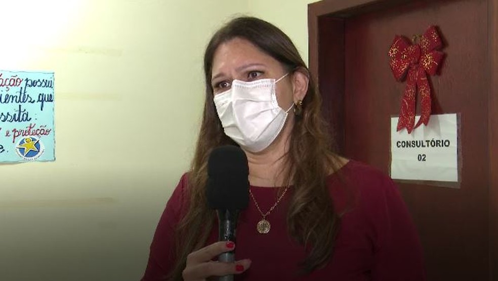 Secretária Paula Mariano diz que resultados de testes não chegaram ao estado, mas que equipes de saúde já consideram Ômicron  — Foto: Reprodução/Rede Amazônica Acre