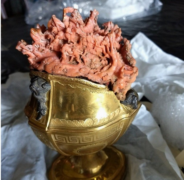 Taça cofre que representava a Batalha de Constantino (Foto: Reprodução / Twitter)
