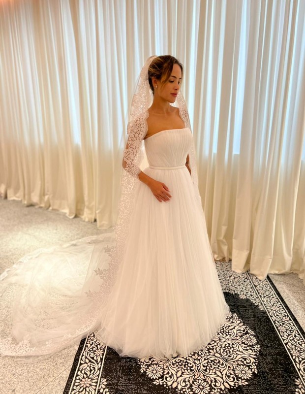 Gabi Luthai se casa com Teo Teló usando vestido Lethicia Bronstein (Foto: Divulgação/Lethicia Bronstein)