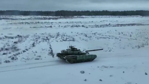 Rússia e Ucrânia mostram poderio de tanques; vídeo