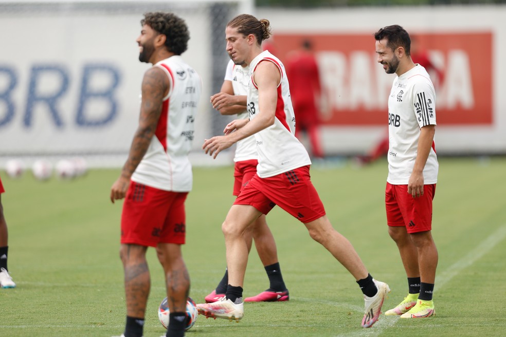 Filipe Lu&iacute;s, Everton Ribeiro e Gabigol em treino do Flamengo &mdash; Foto: Gilvan de Souza/Flamengo